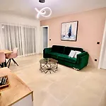 Panorama Sea View Апартаменти *