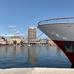 Panorama Sea View Апартаменти *